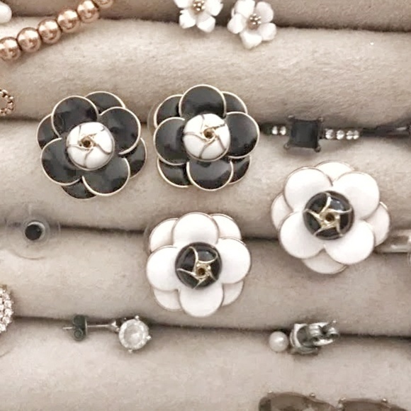 Flower Blossom Stud Earrings - Picture 5 of 6